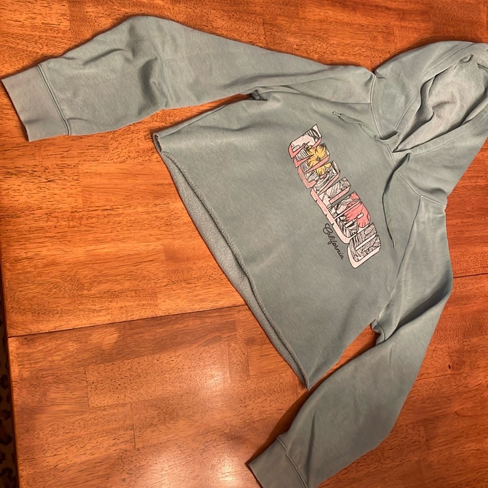 Aero hoodie size small Malibu graphic